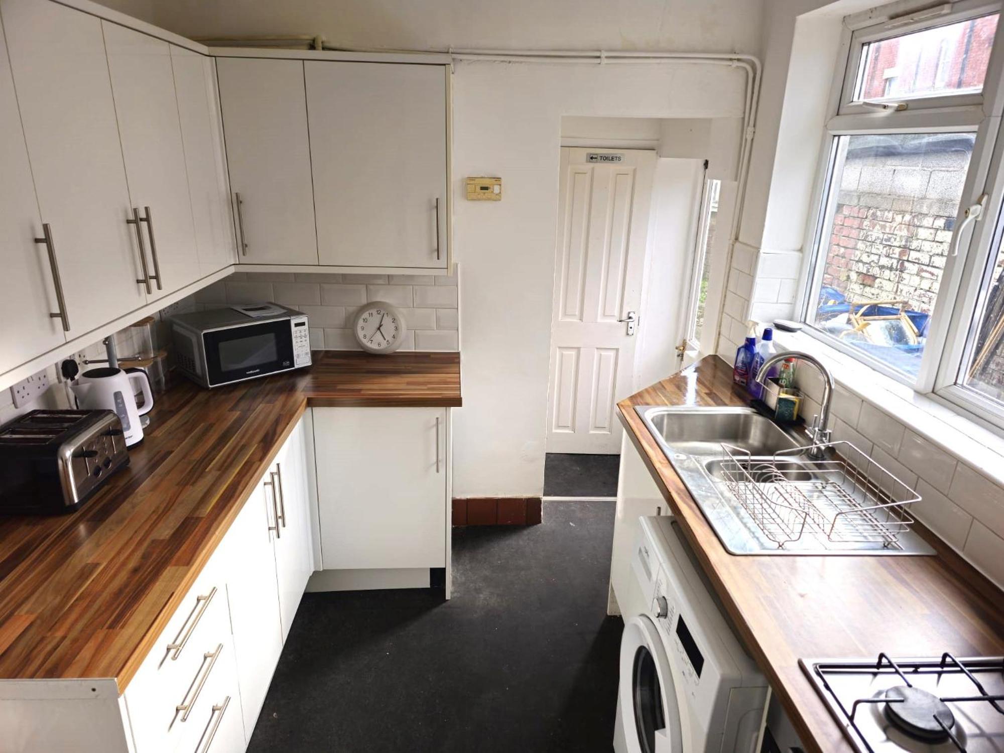 Delightful Room By Gloucester Road Бристол Екстериор снимка